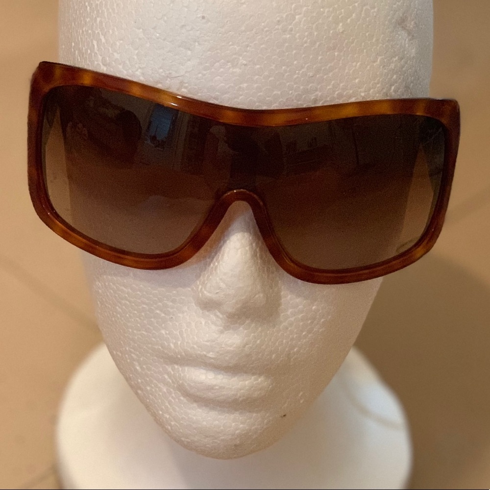 AUTHENTIC Salvatore Ferragamo sunglasses